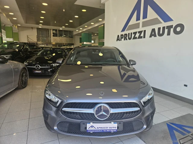 Auto - Mercedes-benz a 180 d automatic 4p. sedan sport