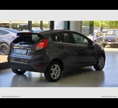 Auto - Ford fiesta 1.4 5p. bz.- gpl titanium