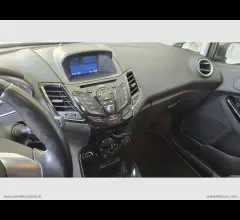 Auto - Ford fiesta 1.4 5p. bz.- gpl titanium