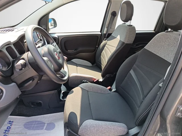 Auto - Fiat panda 1.0 firefly s&s hybrid red