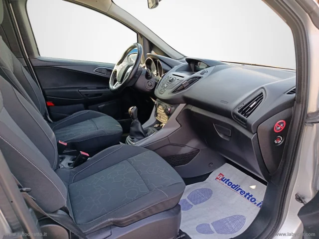 Auto - Ford b-max 1.6 tdci 95 cv