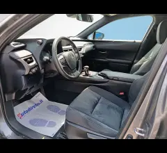 Auto - Lexus ux hybrid business