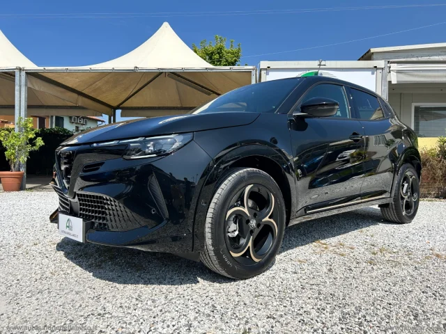 Auto - Alfa romeo junior 1.2 145 cv hybrid edct6 intensa
