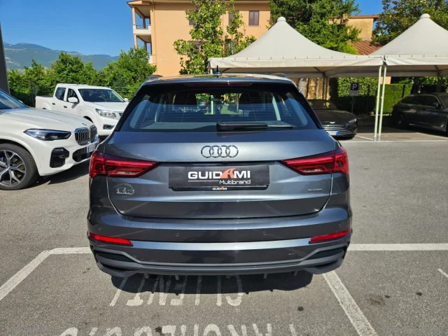 Auto - Audi q3 35 tdi quattro s tronic s line edit.