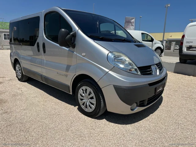 Auto - Renault trafic t29 2.0 dci/115 pc-tn pass.