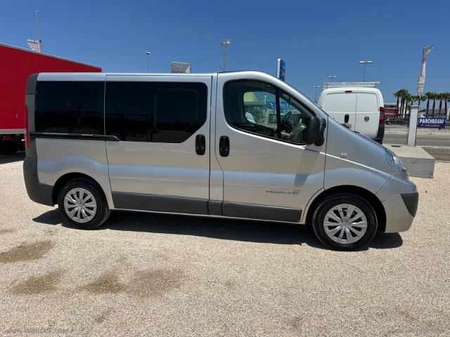 Auto - Renault trafic t29 2.0 dci/115 pc-tn pass.
