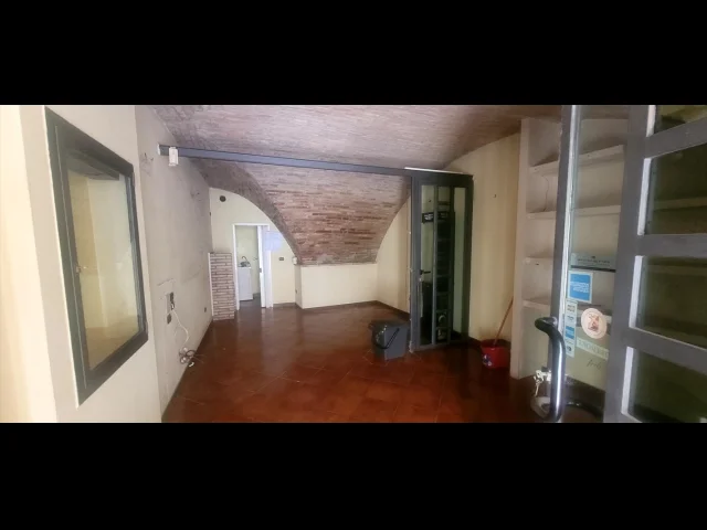 Appartamenti in Vendita - Locale commerciale in vendita a chieti santa maria