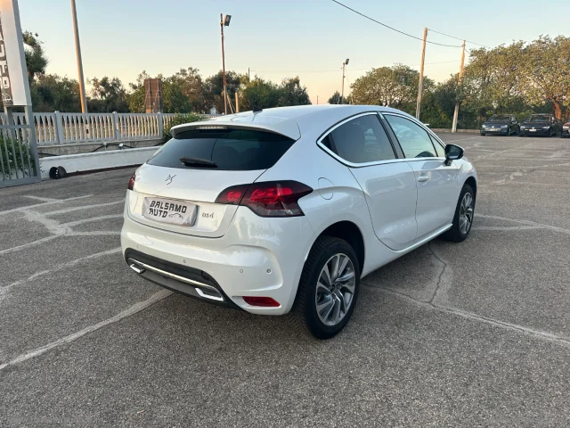 Auto - Ds automobiles ds 4 bluehdi 120 s&s so chic