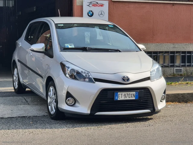 Toyota yaris 1.5 hybrid 5p. lounge