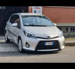 Toyota yaris 1.5 hybrid 5p. lounge