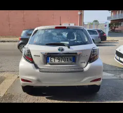 Auto - Toyota yaris 1.5 hybrid 5p. lounge