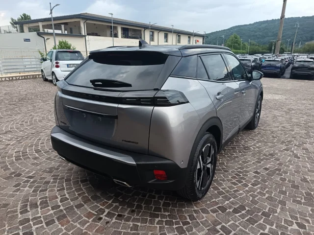 Auto - Peugeot 2008 hybrid 136 e-dcs6 gt