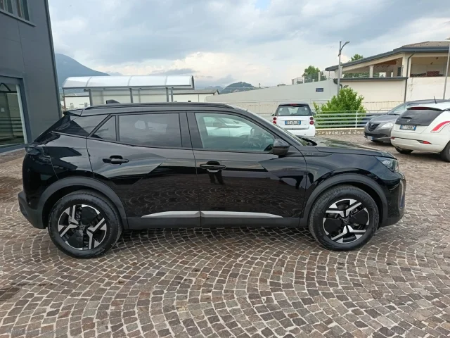 Auto - Peugeot 2008 hybrid 136 e-dcs6 gt