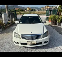 Auto - Mercedes-benz c 220 cdi first