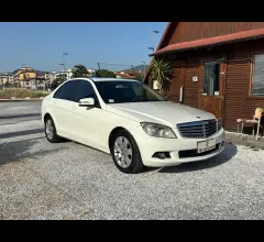Auto - Mercedes-benz c 220 cdi first
