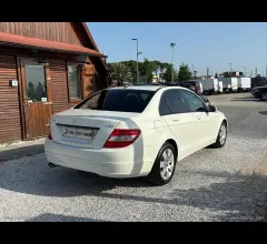 Auto - Mercedes-benz c 220 cdi first