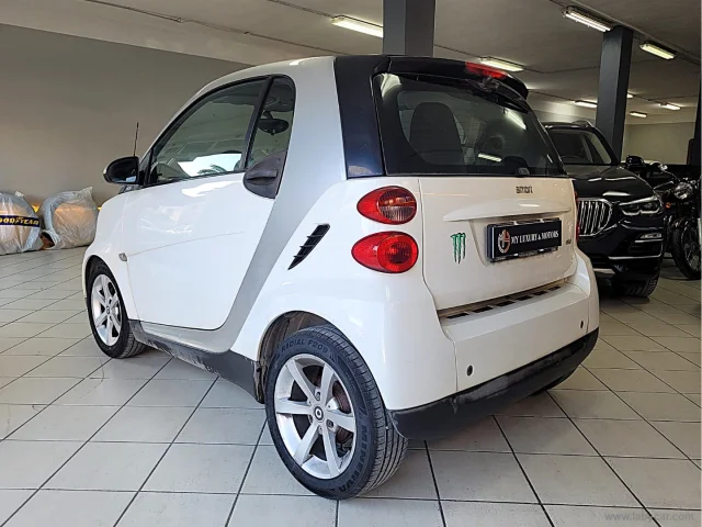 Auto - Smart fortwo 1000 52 kw mhd coupÃ© pulse