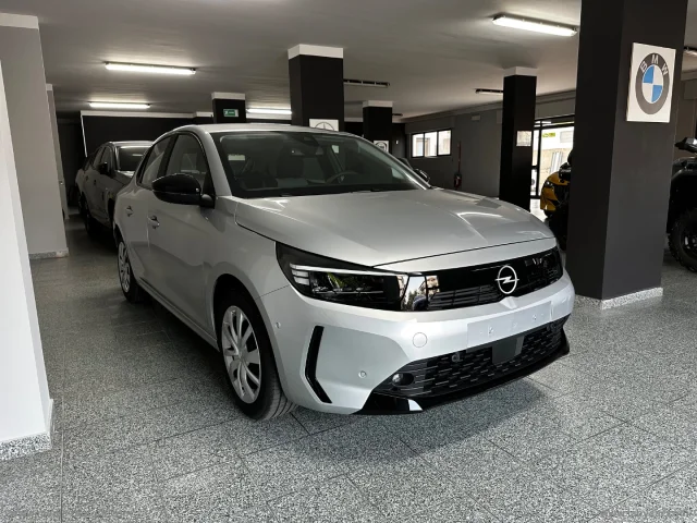Auto - Opel corsa 1.2 edition