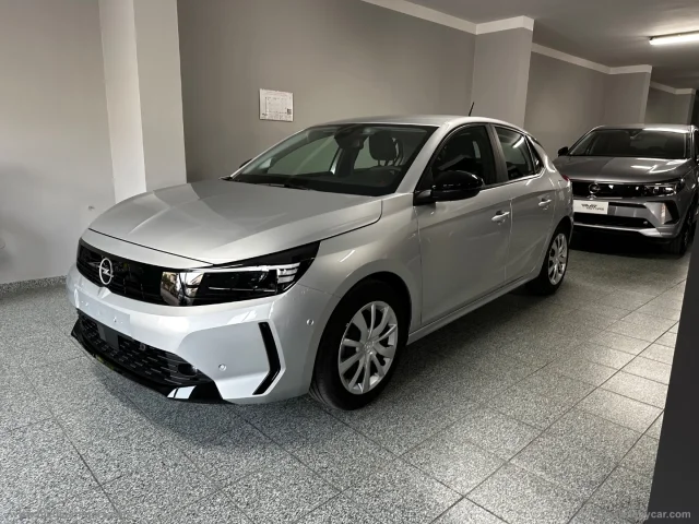 Auto - Opel corsa 1.2 edition