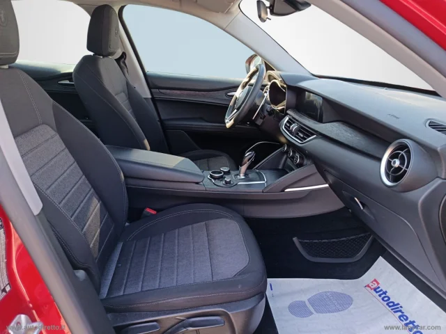 Auto - Alfa romeo stelvio 2.2 t.diesel 160cv at8 rwd bus.