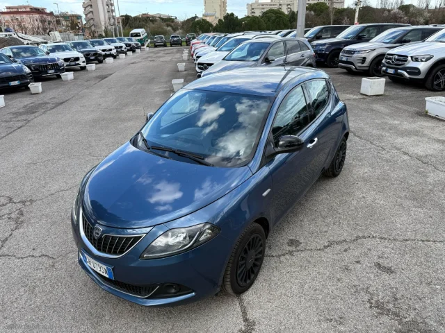 Auto - Lancia ypsilon 1.0 firefly 5p.s&s hyb. eco a.f.