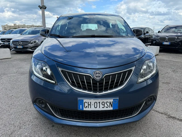 Auto - Lancia ypsilon 1.0 firefly 5p.s&s hyb. eco a.f.