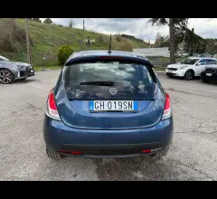 Auto - Lancia ypsilon 1.0 firefly 5p.s&s hyb. eco a.f.