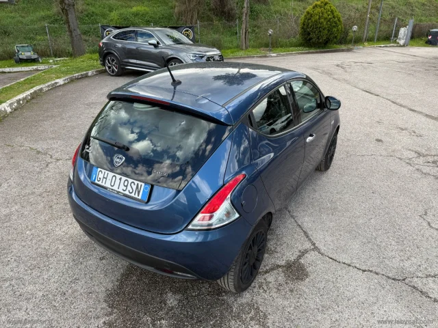 Auto - Lancia ypsilon 1.0 firefly 5p.s&s hyb. eco a.f.