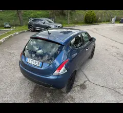 Auto - Lancia ypsilon 1.0 firefly 5p.s&s hyb. eco a.f.