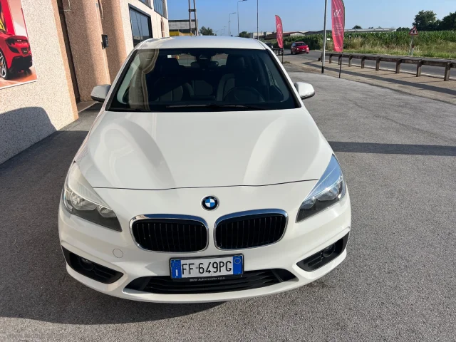 Auto - Bmw 218i active tourer