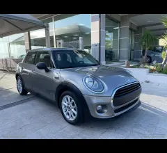 Auto - Mini mini one d 5 porte
