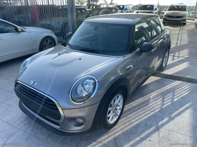Auto - Mini mini one d 5 porte