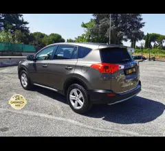 Auto - Toyota rav4 2.0 d-4d 2wd style