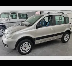 Auto - Fiat panda 1.2 4x4 climbing