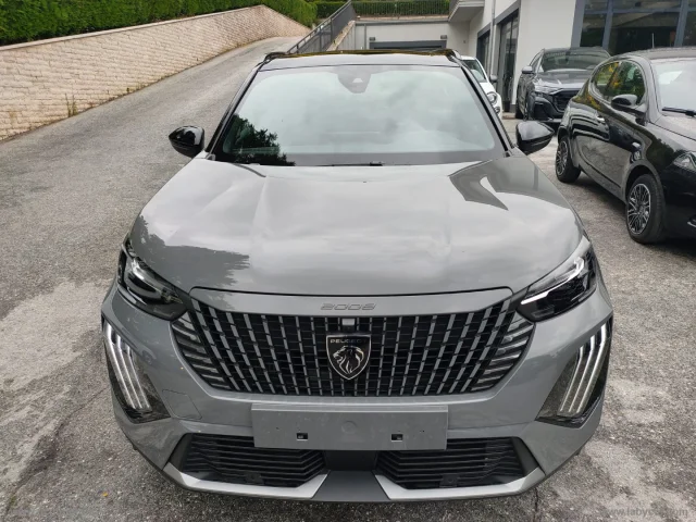 Auto - Peugeot 2008 hybrid 136 e-dcs6 gt