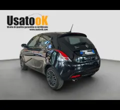 Auto - Lancia ypsilon 1.0 firefly 5p.s&s hyb. eco gold