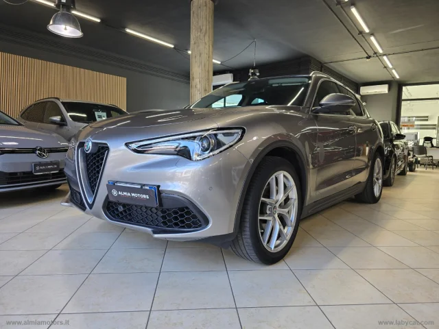 Auto - Alfa romeo stelvio 2.0 turbo 280cv at8 q4