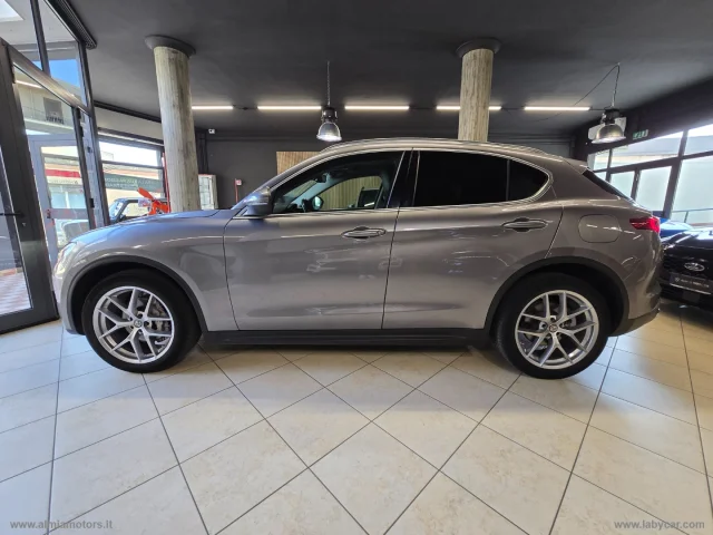 Auto - Alfa romeo stelvio 2.0 turbo 280cv at8 q4