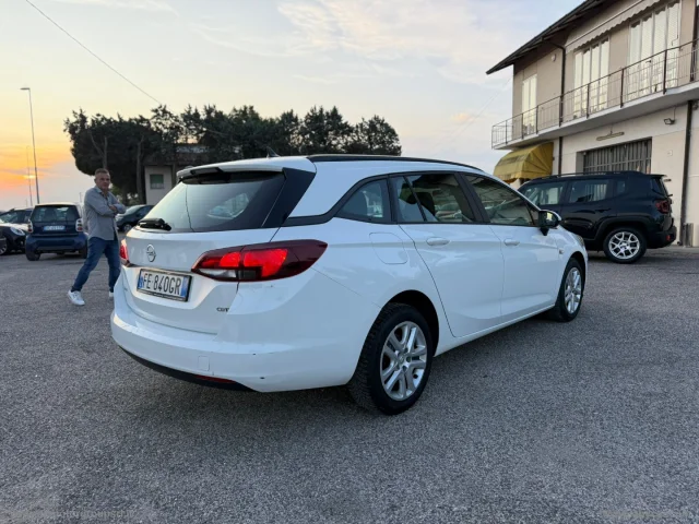 Auto - Opel astra 1.6 cdti 110 cv s&s sport tourer innovation