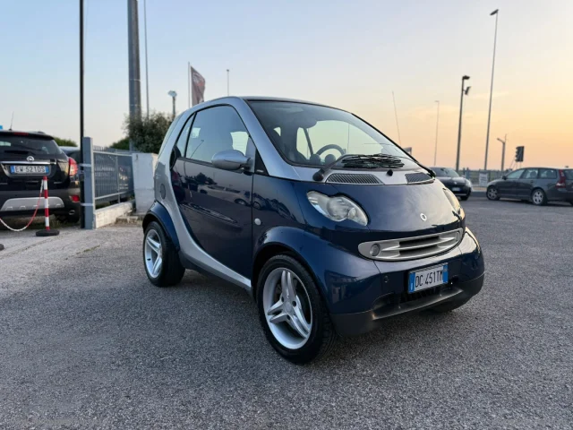 Smart fortwo 700cc coupÃ© grandstyle