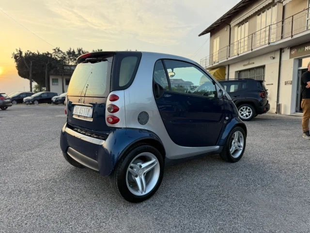 Auto - Smart fortwo 700cc coupÃ© grandstyle