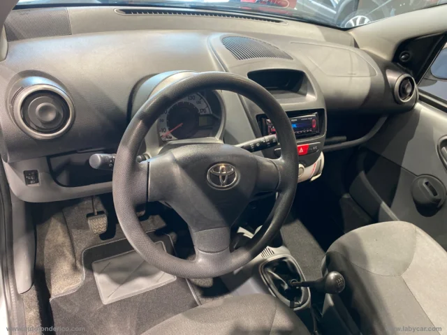Auto - Toyota aygo 1.0 vvt-i 5p. sol