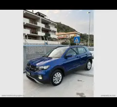Auto - Volkswagen t-cross 1.0 tsi sport