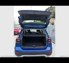 Auto - Volkswagen t-cross 1.0 tsi sport