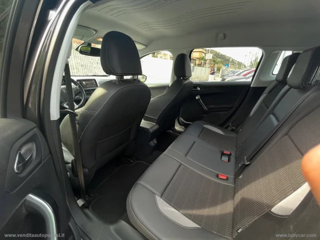 Auto - Peugeot 2008 bluehdi 100 gt line