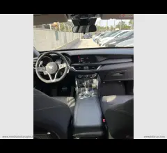 Auto - Alfa romeo stelvio 2.2 t.diesel 190cv at8 rwd exec.