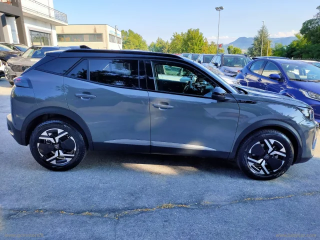 Auto - Peugeot 2008 hybrid 136 e-dcs6 gt