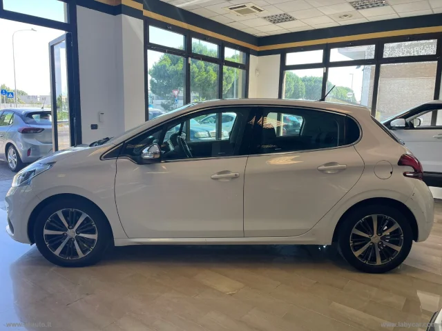 Auto - Peugeot 208 bluehdi 75 5p. allure