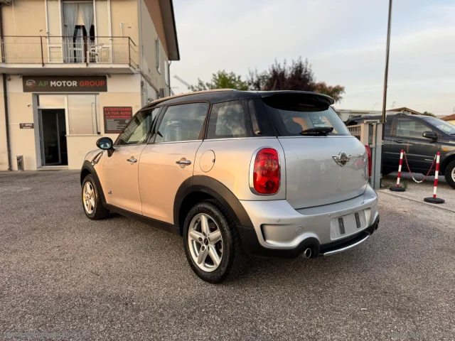 Auto - Mini 2.0 sd cooper countryman all4