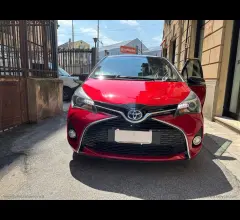 Auto - Toyota yaris 1.5 hybrid 5p. trend red edition